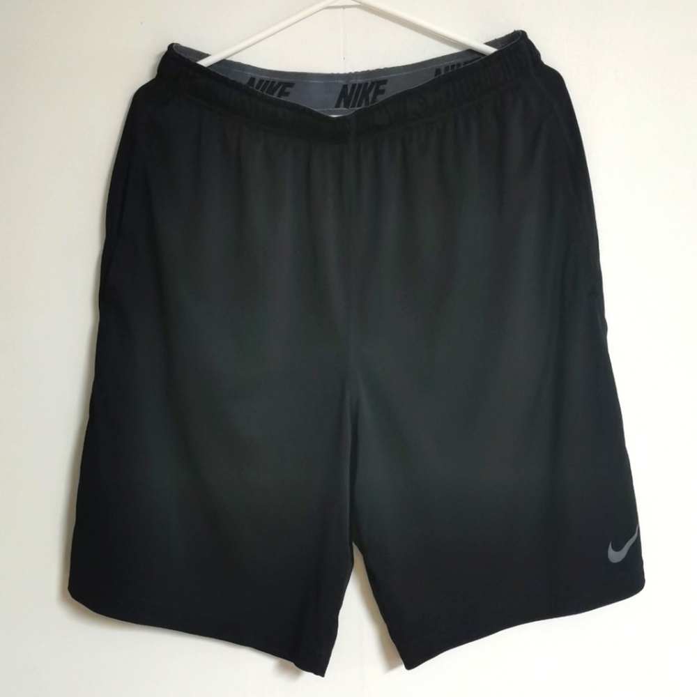 Nike Dri Fit Men's L Pull On Elastic Waist Shorts Black